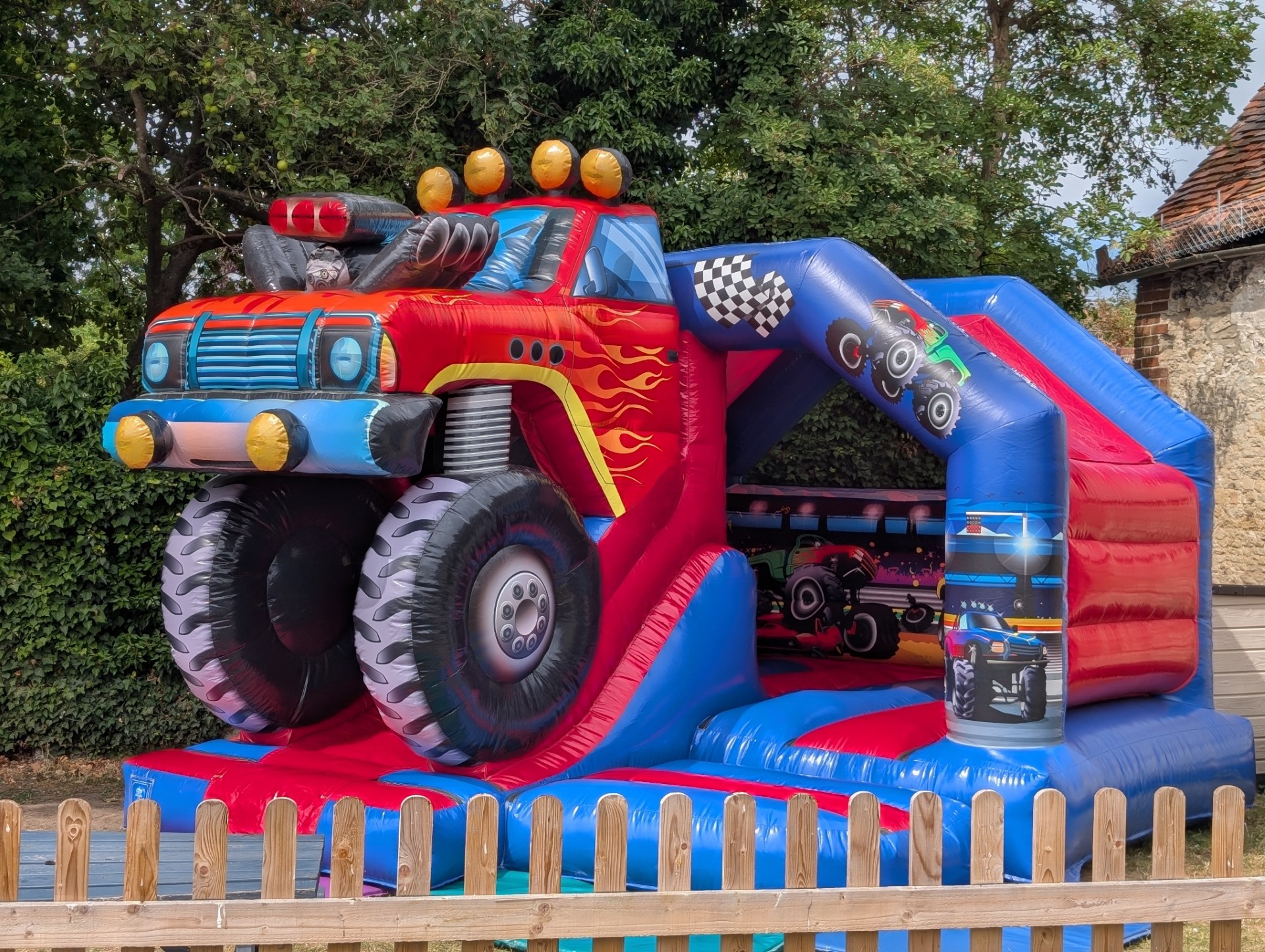 5 Party Theme Ideas That Work Brilliantly With Inflatables